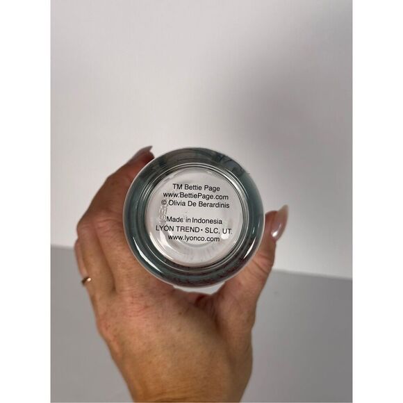 Bettie Page Pinup Highball Drinking Glass - Picture 3 of 4